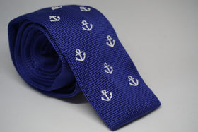Corbata tejida Valparaíso en azul con anclas bordadas - Viaggio Chile